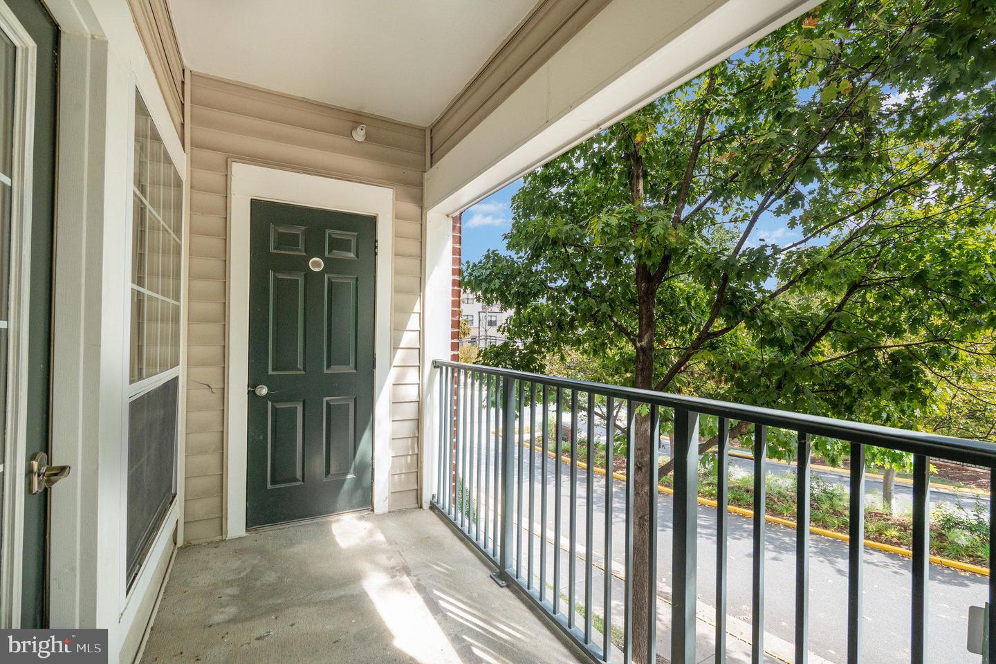 4850 EISENHOWER AVE #203, ALEXANDRIA, Virginia 22304, 2 Bedrooms Bedrooms, ,2 BathroomsBathrooms,Residential,For sale,4850 EISENHOWER AVE #203,VAAX2049894 MLS # VAAX2049894