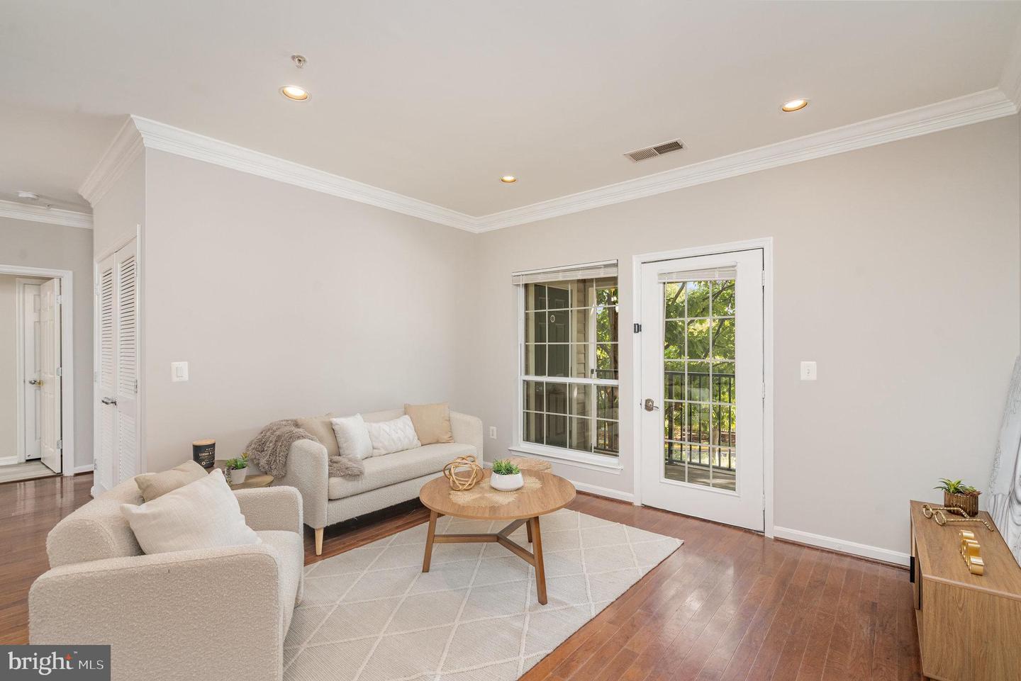 4850 EISENHOWER AVE #203, ALEXANDRIA, Virginia 22304, 2 Bedrooms Bedrooms, ,2 BathroomsBathrooms,Residential,For sale,4850 EISENHOWER AVE #203,VAAX2049894 MLS # VAAX2049894