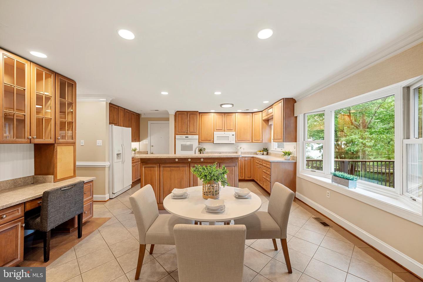 7100 HUNDSFORD LN, SPRINGFIELD, Virginia 22153, 5 Bedrooms Bedrooms, ,3 BathroomsBathrooms,Residential,For sale,7100 HUNDSFORD LN,VAFX2268074 MLS # VAFX2268074