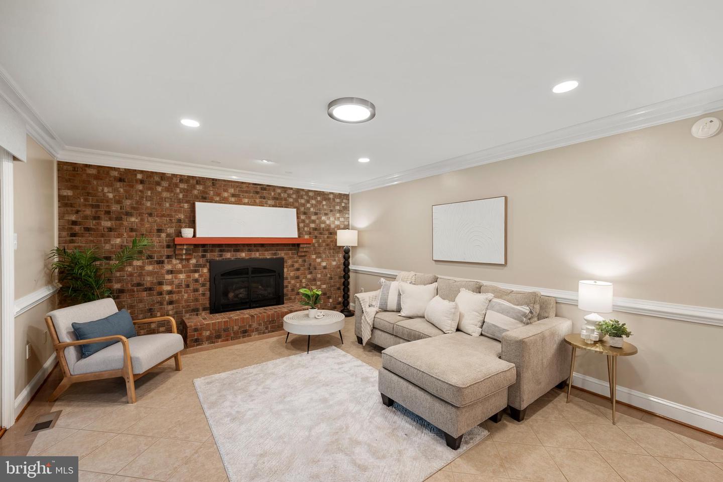 7100 HUNDSFORD LN, SPRINGFIELD, Virginia 22153, 5 Bedrooms Bedrooms, ,3 BathroomsBathrooms,Residential,For sale,7100 HUNDSFORD LN,VAFX2268074 MLS # VAFX2268074