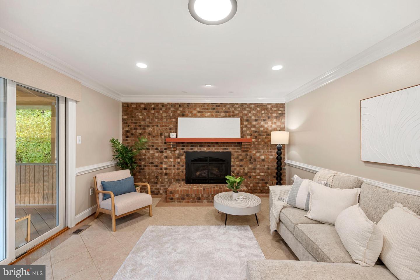 7100 HUNDSFORD LN, SPRINGFIELD, Virginia 22153, 5 Bedrooms Bedrooms, ,3 BathroomsBathrooms,Residential,For sale,7100 HUNDSFORD LN,VAFX2268074 MLS # VAFX2268074