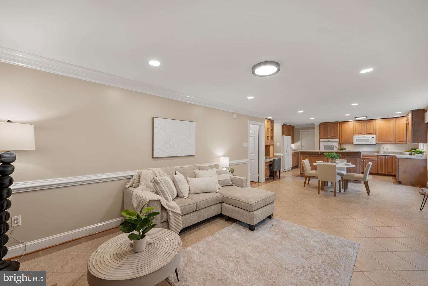 7100 HUNDSFORD LN, SPRINGFIELD, Virginia 22153, 5 Bedrooms Bedrooms, ,3 BathroomsBathrooms,Residential,For sale,7100 HUNDSFORD LN,VAFX2268074 MLS # VAFX2268074