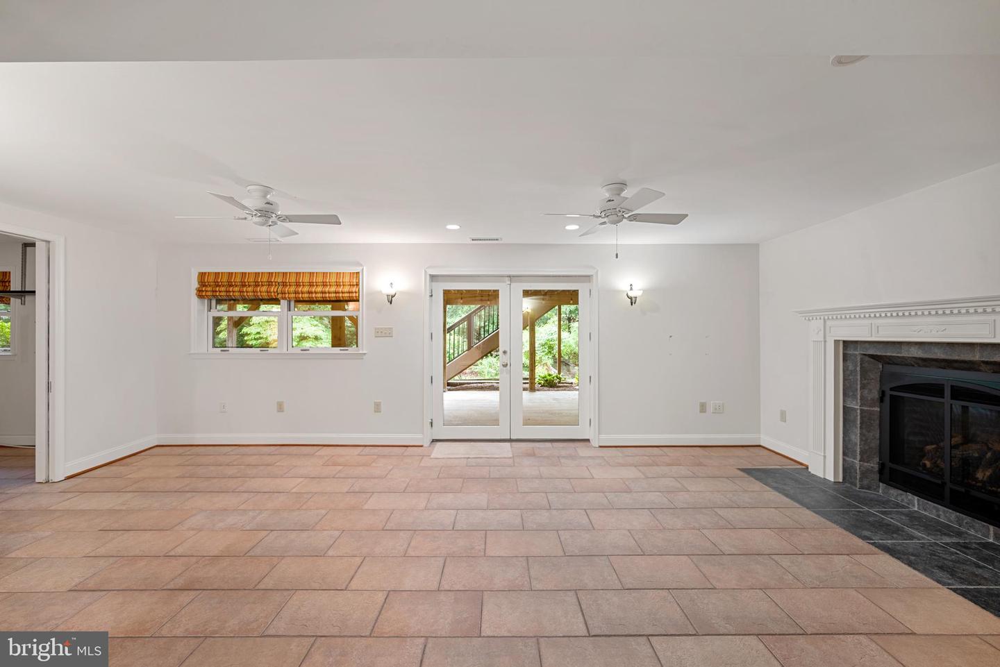 7100 HUNDSFORD LN, SPRINGFIELD, Virginia 22153, 5 Bedrooms Bedrooms, ,3 BathroomsBathrooms,Residential,For sale,7100 HUNDSFORD LN,VAFX2268074 MLS # VAFX2268074