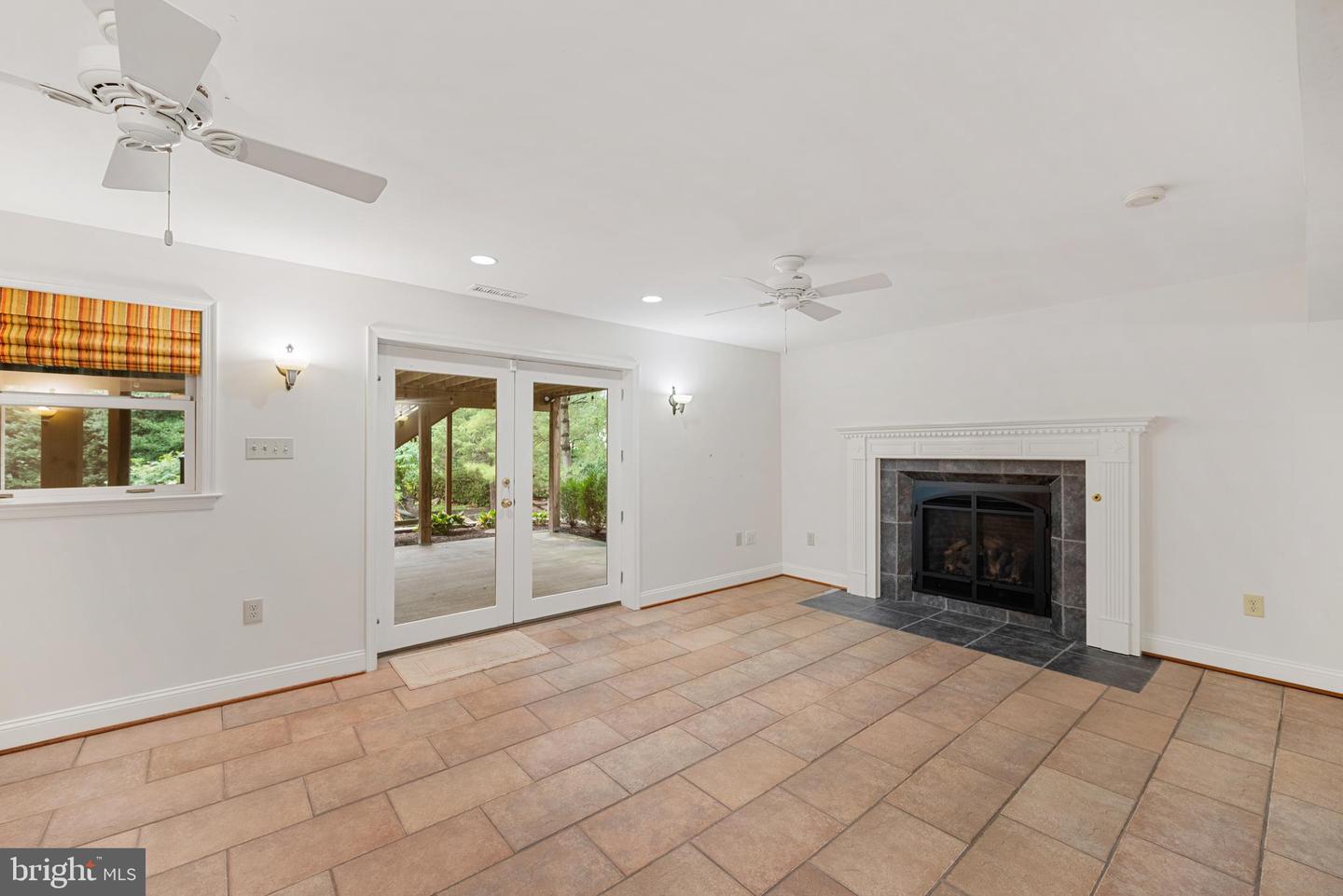 7100 HUNDSFORD LN, SPRINGFIELD, Virginia 22153, 5 Bedrooms Bedrooms, ,3 BathroomsBathrooms,Residential,For sale,7100 HUNDSFORD LN,VAFX2268074 MLS # VAFX2268074