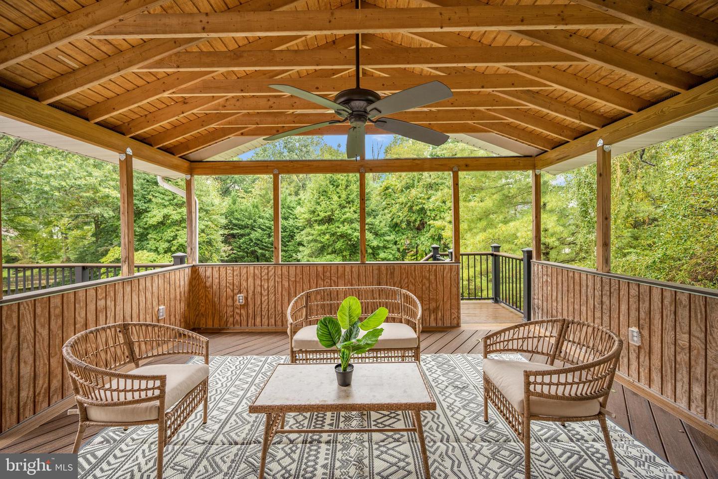 7100 HUNDSFORD LN, SPRINGFIELD, Virginia 22153, 5 Bedrooms Bedrooms, ,3 BathroomsBathrooms,Residential,For sale,7100 HUNDSFORD LN,VAFX2268074 MLS # VAFX2268074