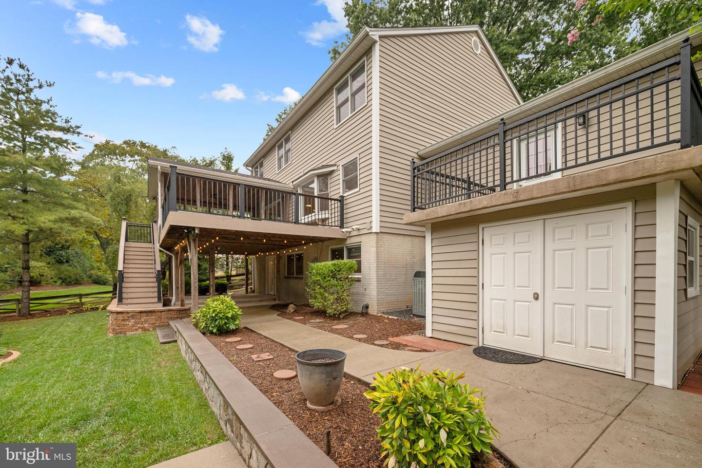 7100 HUNDSFORD LN, SPRINGFIELD, Virginia 22153, 5 Bedrooms Bedrooms, ,3 BathroomsBathrooms,Residential,For sale,7100 HUNDSFORD LN,VAFX2268074 MLS # VAFX2268074