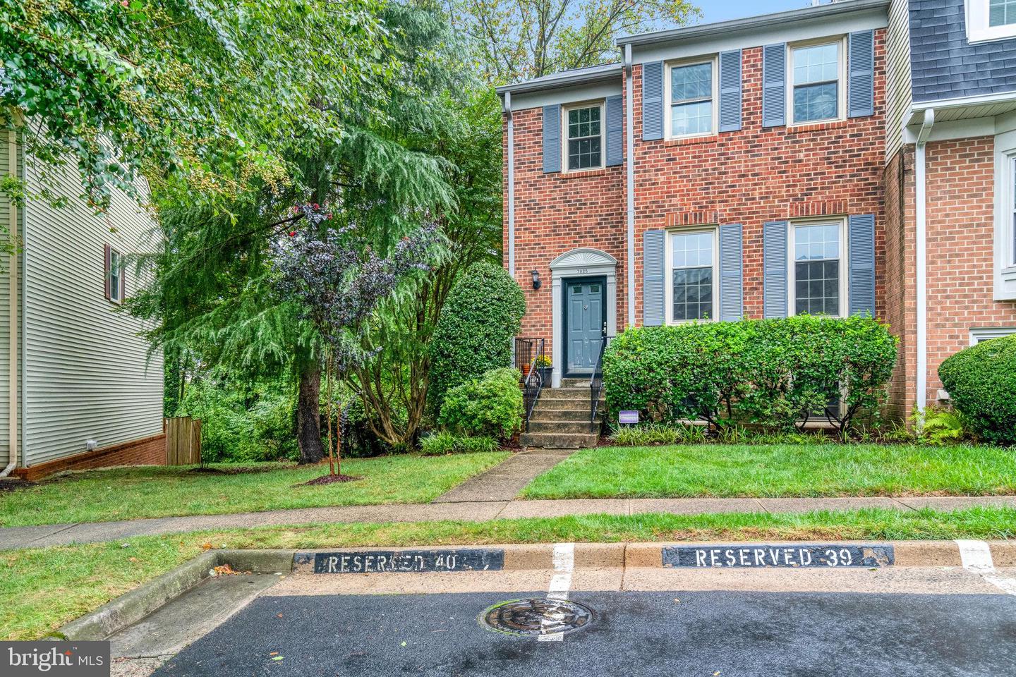 7825 BUTTERFIELD LN, ANNANDALE, Virginia 22003, 4 Bedrooms Bedrooms, 13 Rooms Rooms,3 BathroomsBathrooms,Residential,For sale,7825 BUTTERFIELD LN,VAFX2268104 MLS # VAFX2268104