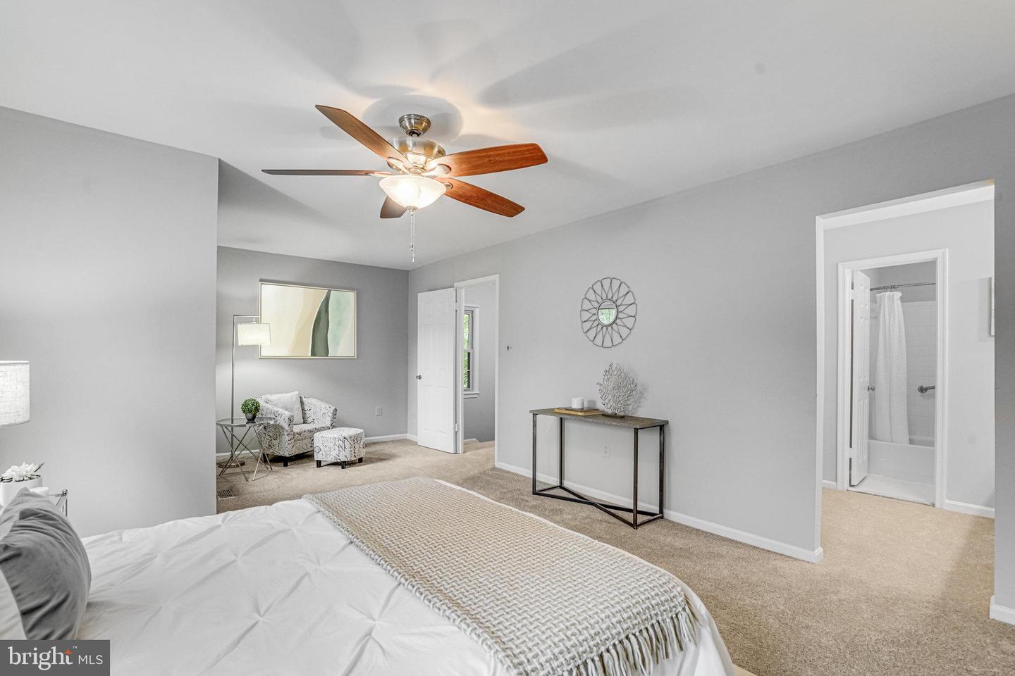 7825 BUTTERFIELD LN, ANNANDALE, Virginia 22003, 4 Bedrooms Bedrooms, 13 Rooms Rooms,3 BathroomsBathrooms,Residential,For sale,7825 BUTTERFIELD LN,VAFX2268104 MLS # VAFX2268104