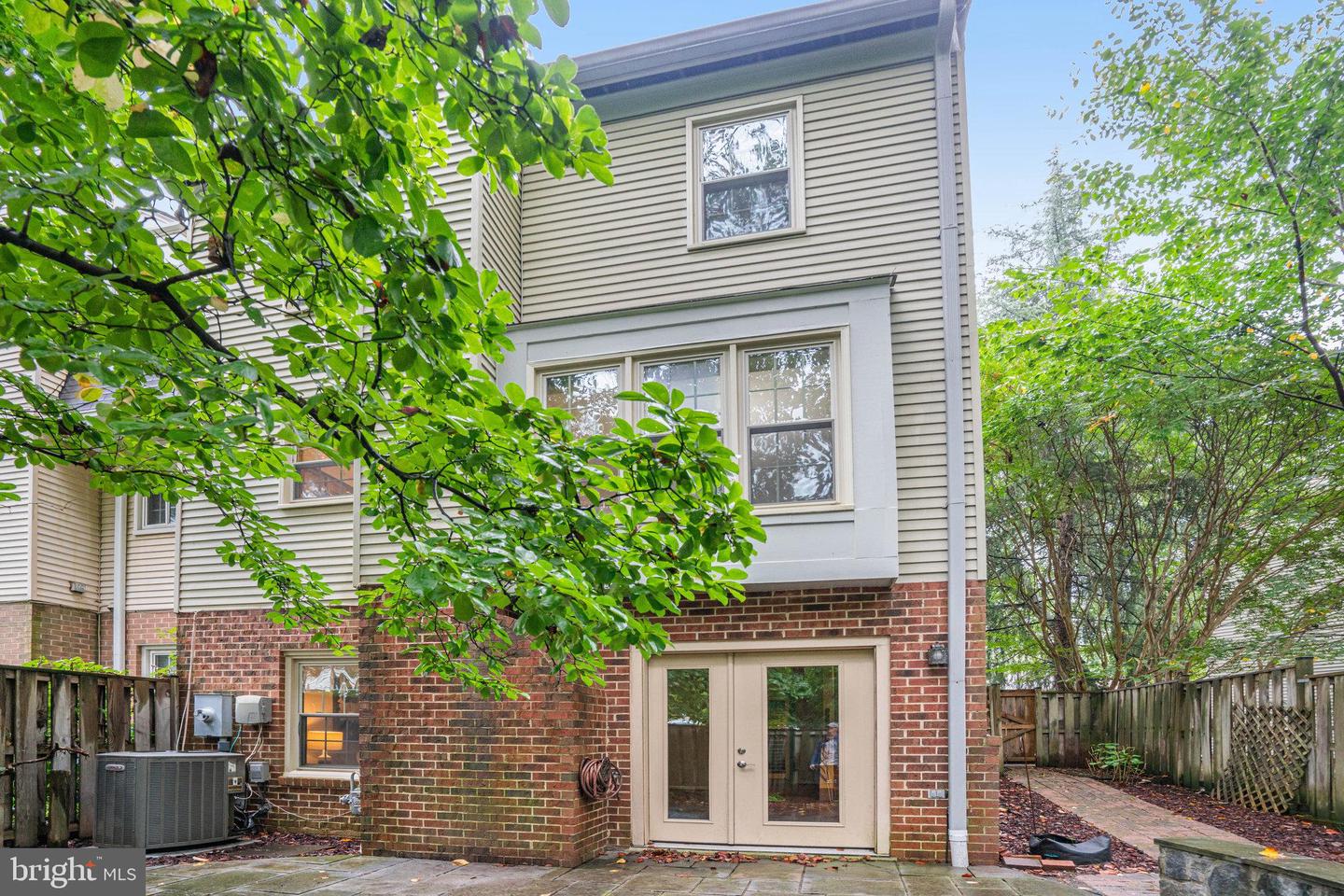 7825 BUTTERFIELD LN, ANNANDALE, Virginia 22003, 4 Bedrooms Bedrooms, 13 Rooms Rooms,3 BathroomsBathrooms,Residential,For sale,7825 BUTTERFIELD LN,VAFX2268104 MLS # VAFX2268104