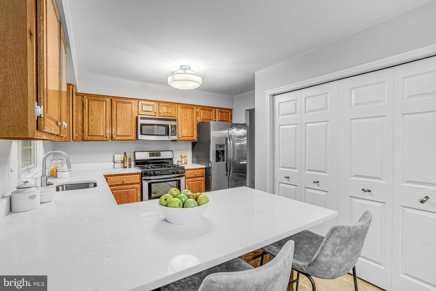 7825 BUTTERFIELD LN, ANNANDALE, Virginia 22003, 4 Bedrooms Bedrooms, 13 Rooms Rooms,3 BathroomsBathrooms,Residential,For sale,7825 BUTTERFIELD LN,VAFX2268104 MLS # VAFX2268104