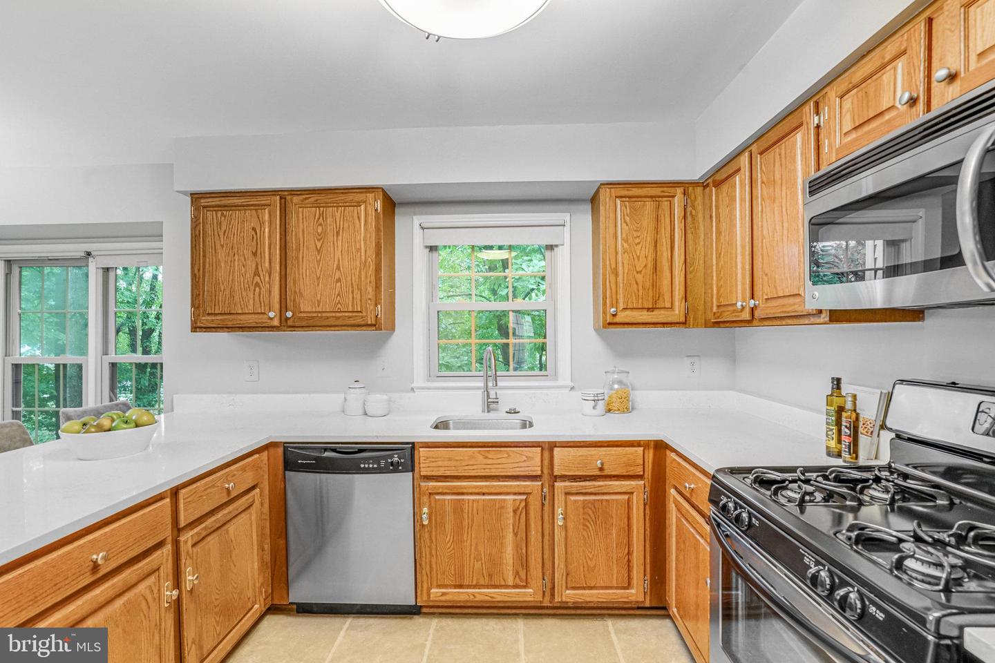 7825 BUTTERFIELD LN, ANNANDALE, Virginia 22003, 4 Bedrooms Bedrooms, 13 Rooms Rooms,3 BathroomsBathrooms,Residential,For sale,7825 BUTTERFIELD LN,VAFX2268104 MLS # VAFX2268104