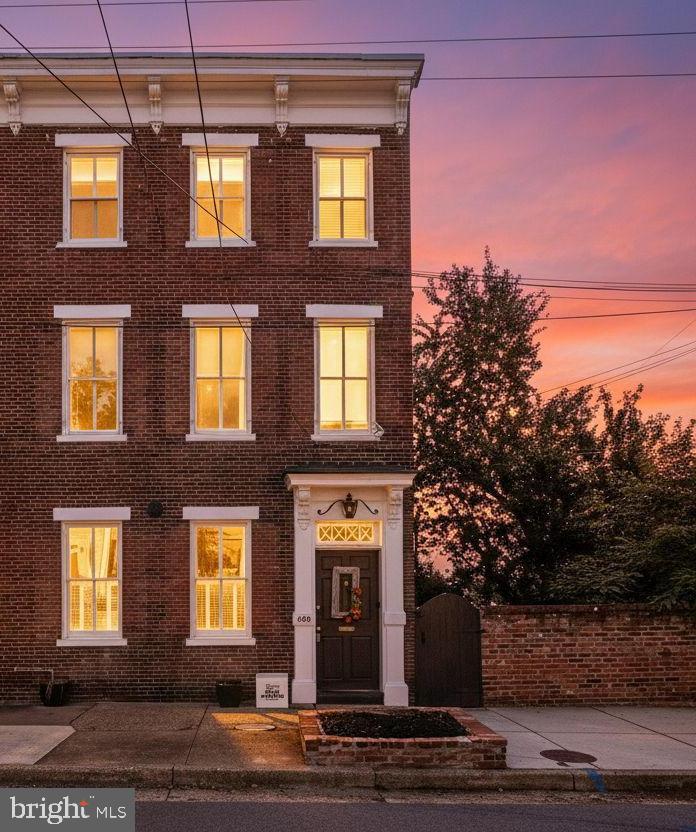 430 S LEE ST S, ALEXANDRIA, Virginia 22314, 4 Bedrooms Bedrooms, ,3 BathroomsBathrooms,Residential,For sale,430 S LEE ST S,VAAX2049902 MLS # VAAX2049902