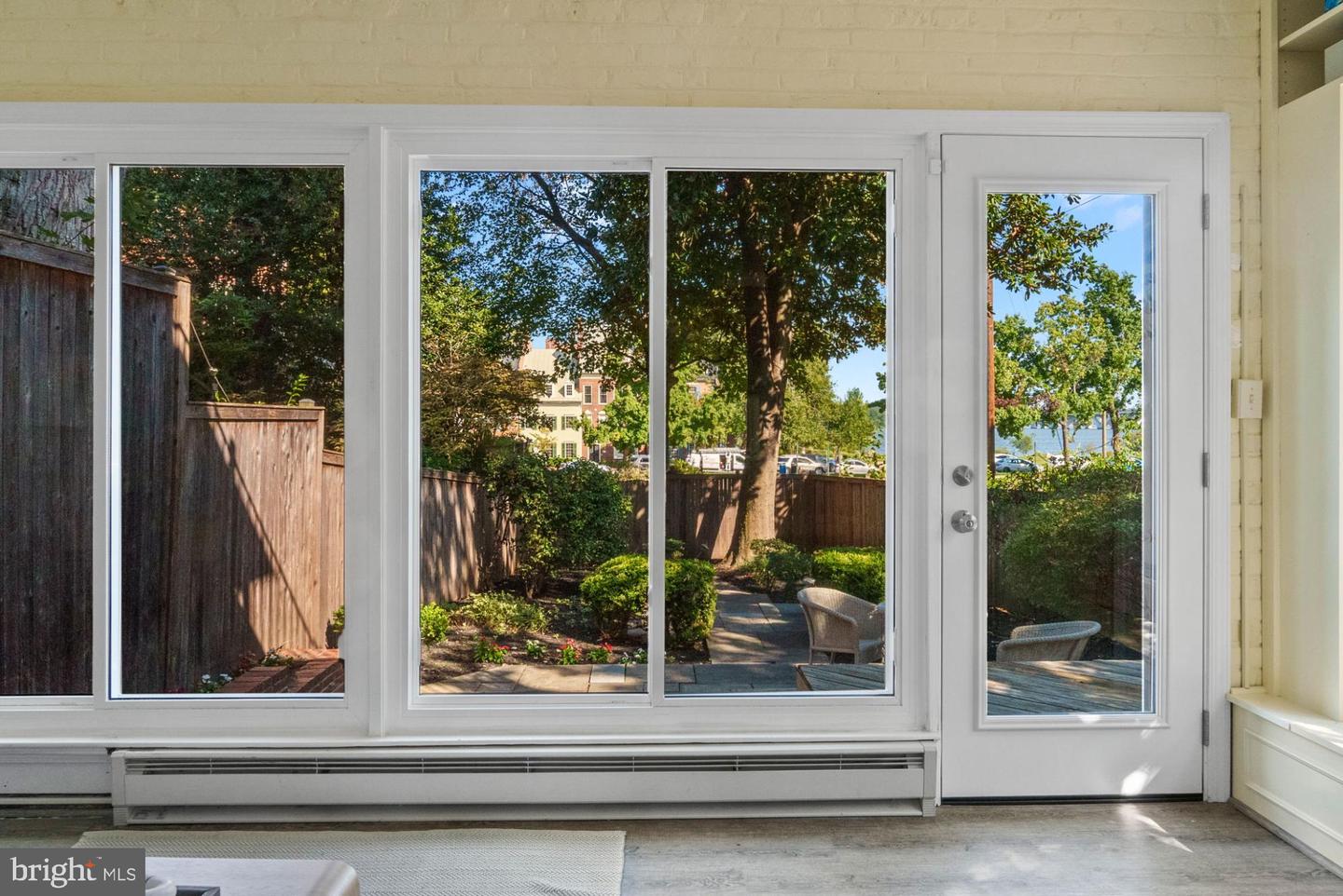 430 S LEE ST S, ALEXANDRIA, Virginia 22314, 4 Bedrooms Bedrooms, ,3 BathroomsBathrooms,Residential,For sale,430 S LEE ST S,VAAX2049902 MLS # VAAX2049902