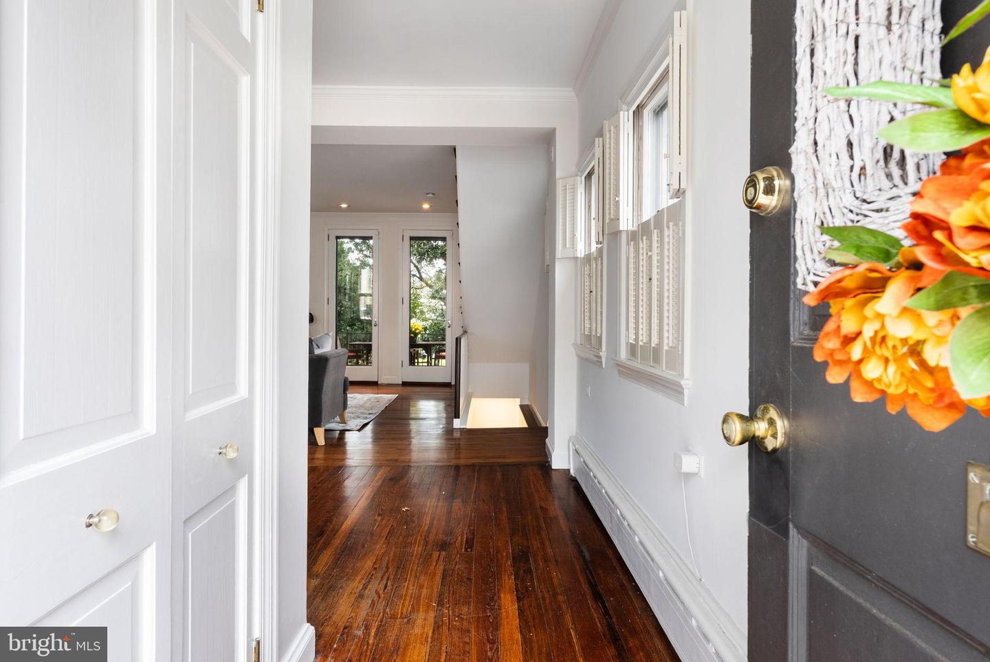 430 S LEE ST S, ALEXANDRIA, Virginia 22314, 4 Bedrooms Bedrooms, ,3 BathroomsBathrooms,Residential,For sale,430 S LEE ST S,VAAX2049902 MLS # VAAX2049902