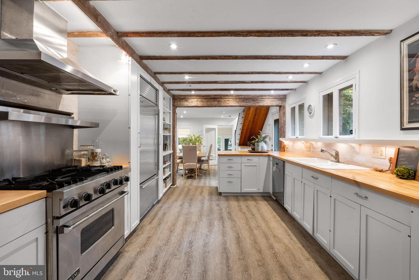 430 S LEE ST S, ALEXANDRIA, Virginia 22314, 4 Bedrooms Bedrooms, ,3 BathroomsBathrooms,Residential,For sale,430 S LEE ST S,VAAX2049902 MLS # VAAX2049902