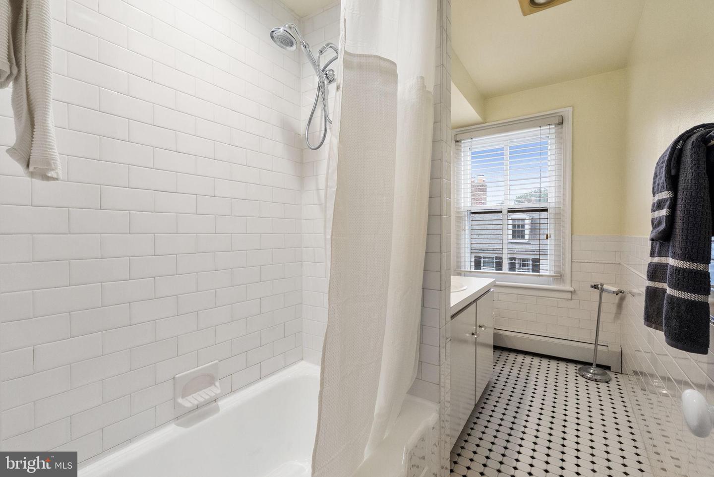 430 S LEE ST S, ALEXANDRIA, Virginia 22314, 4 Bedrooms Bedrooms, ,3 BathroomsBathrooms,Residential,For sale,430 S LEE ST S,VAAX2049902 MLS # VAAX2049902