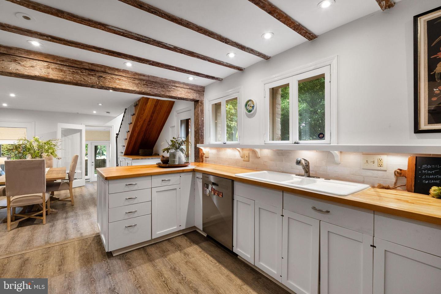 430 S LEE ST S, ALEXANDRIA, Virginia 22314, 4 Bedrooms Bedrooms, ,3 BathroomsBathrooms,Residential,For sale,430 S LEE ST S,VAAX2049902 MLS # VAAX2049902