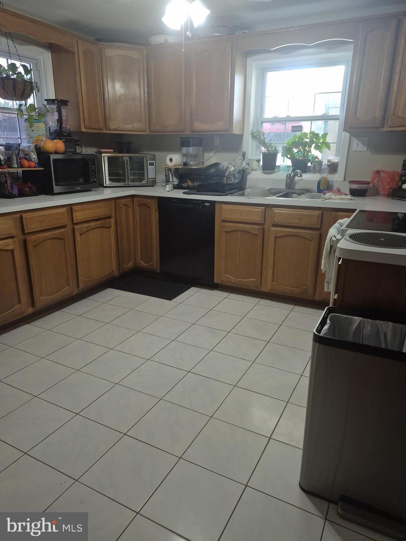 7952 HAMMOND ST, ALEXANDRIA, Virginia 22309, 3 Bedrooms Bedrooms, ,2 BathroomsBathrooms,Residential,For sale,7952 HAMMOND ST,VAFX2268210 MLS # VAFX2268210