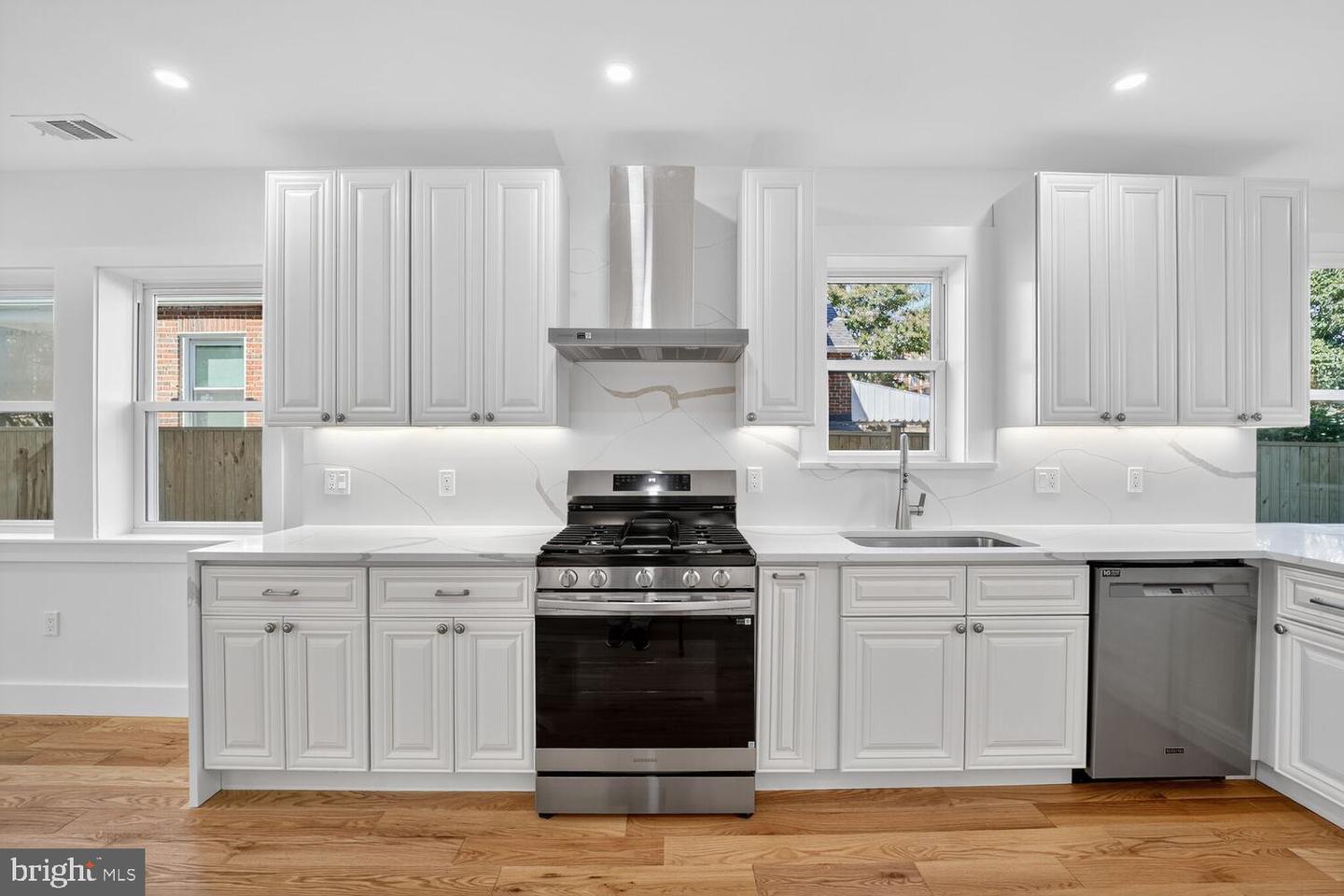 1516 EVARTS ST NE, WASHINGTON, District Of Columbia 20018, 5 Bedrooms Bedrooms, ,3 BathroomsBathrooms,Residential,For sale,1516 EVARTS ST NE,DCDC2223174 MLS # DCDC2223174 1516 EVARTS ST NE, WASHINGTON, District Of Columbia 20018, 5 Bedrooms Bedrooms, ,3 BathroomsBathrooms,Residential,For sale,1516 EVARTS ST NE,DCDC2223174 MLS # DCDC2223174