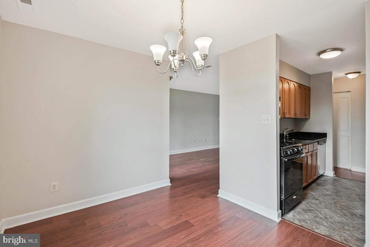 8300 TOBIN RD #34, ANNANDALE, Virginia 22003, 2 Bedrooms Bedrooms, ,1 BathroomBathrooms,Residential,For sale,8300 TOBIN RD #34,VAFX2268212 MLS # VAFX2268212