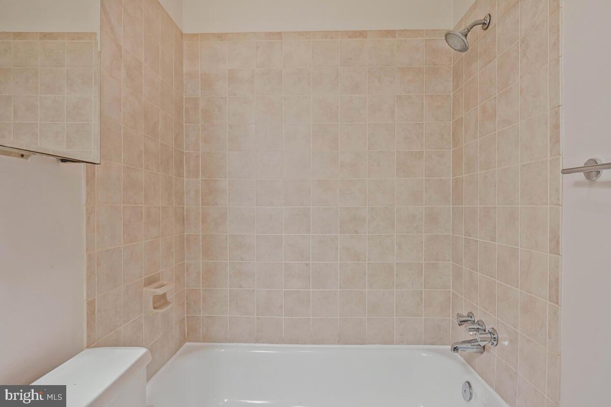 8300 TOBIN RD #34, ANNANDALE, Virginia 22003, 2 Bedrooms Bedrooms, ,1 BathroomBathrooms,Residential,For sale,8300 TOBIN RD #34,VAFX2268212 MLS # VAFX2268212