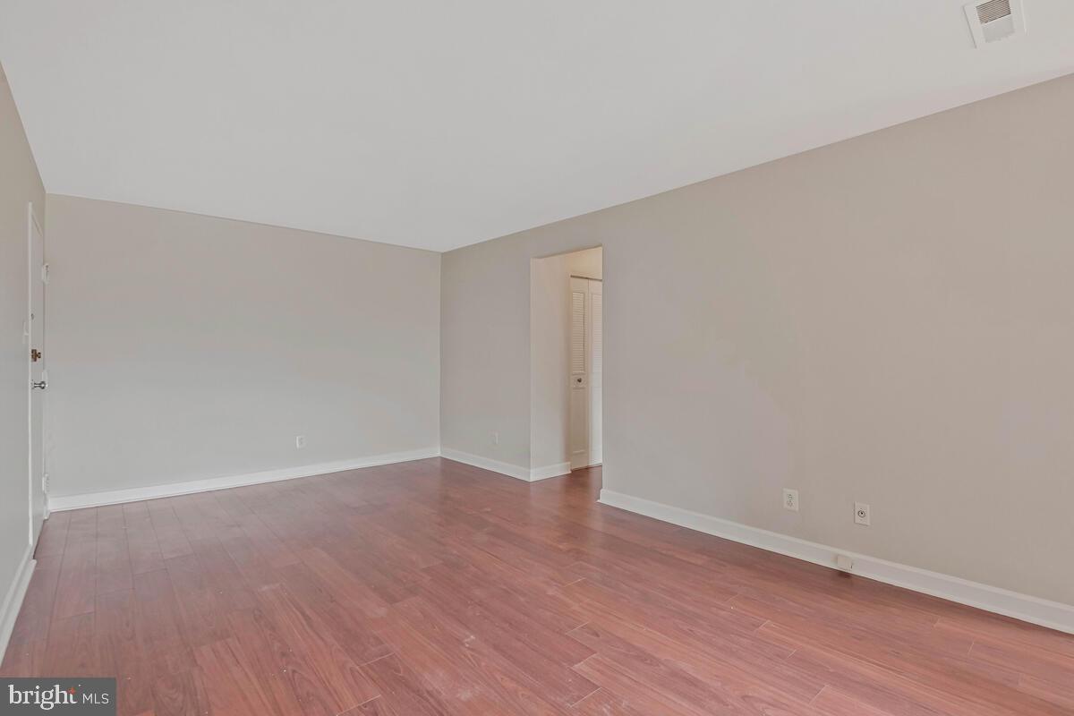 8300 TOBIN RD #34, ANNANDALE, Virginia 22003, 2 Bedrooms Bedrooms, ,1 BathroomBathrooms,Residential,For sale,8300 TOBIN RD #34,VAFX2268212 MLS # VAFX2268212