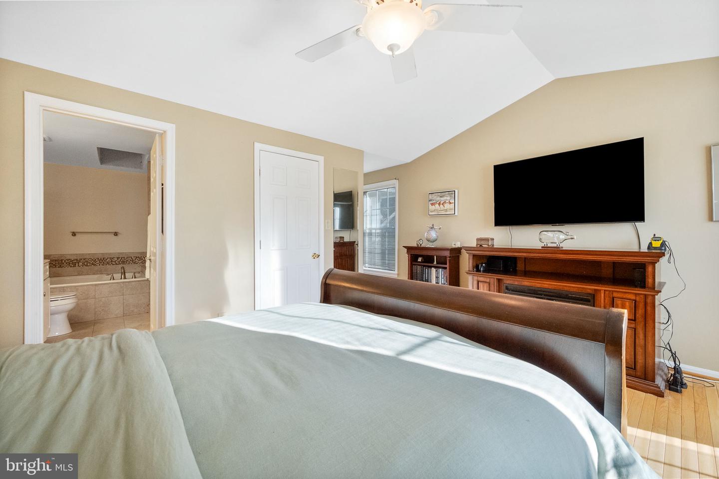 21113 CROCUS TER, ASHBURN, Virginia 20147, 2 Bedrooms Bedrooms, ,3 BathroomsBathrooms,Residential,For sale,21113 CROCUS TER,VALO2107186 MLS # VALO2107186