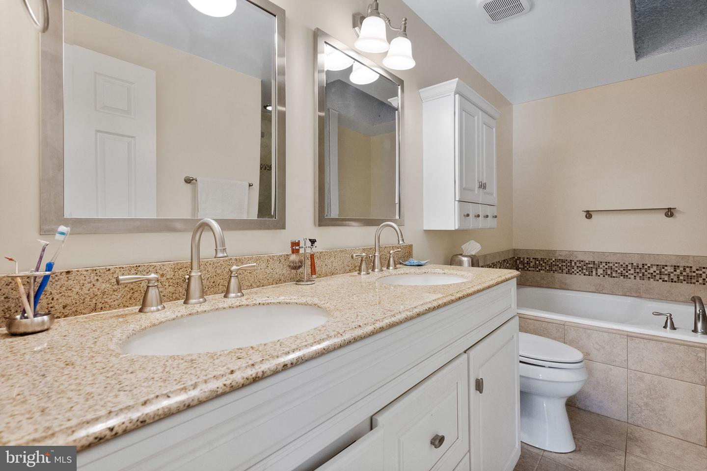 21113 CROCUS TER, ASHBURN, Virginia 20147, 2 Bedrooms Bedrooms, ,3 BathroomsBathrooms,Residential,For sale,21113 CROCUS TER,VALO2107186 MLS # VALO2107186