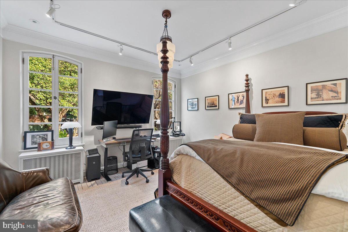 2815 Q ST NW, WASHINGTON, District Of Columbia 20007, 3 Bedrooms Bedrooms, ,3 BathroomsBathrooms,Residential,For sale,2815 Q ST NW,DCDC2223244 MLS # DCDC2223244