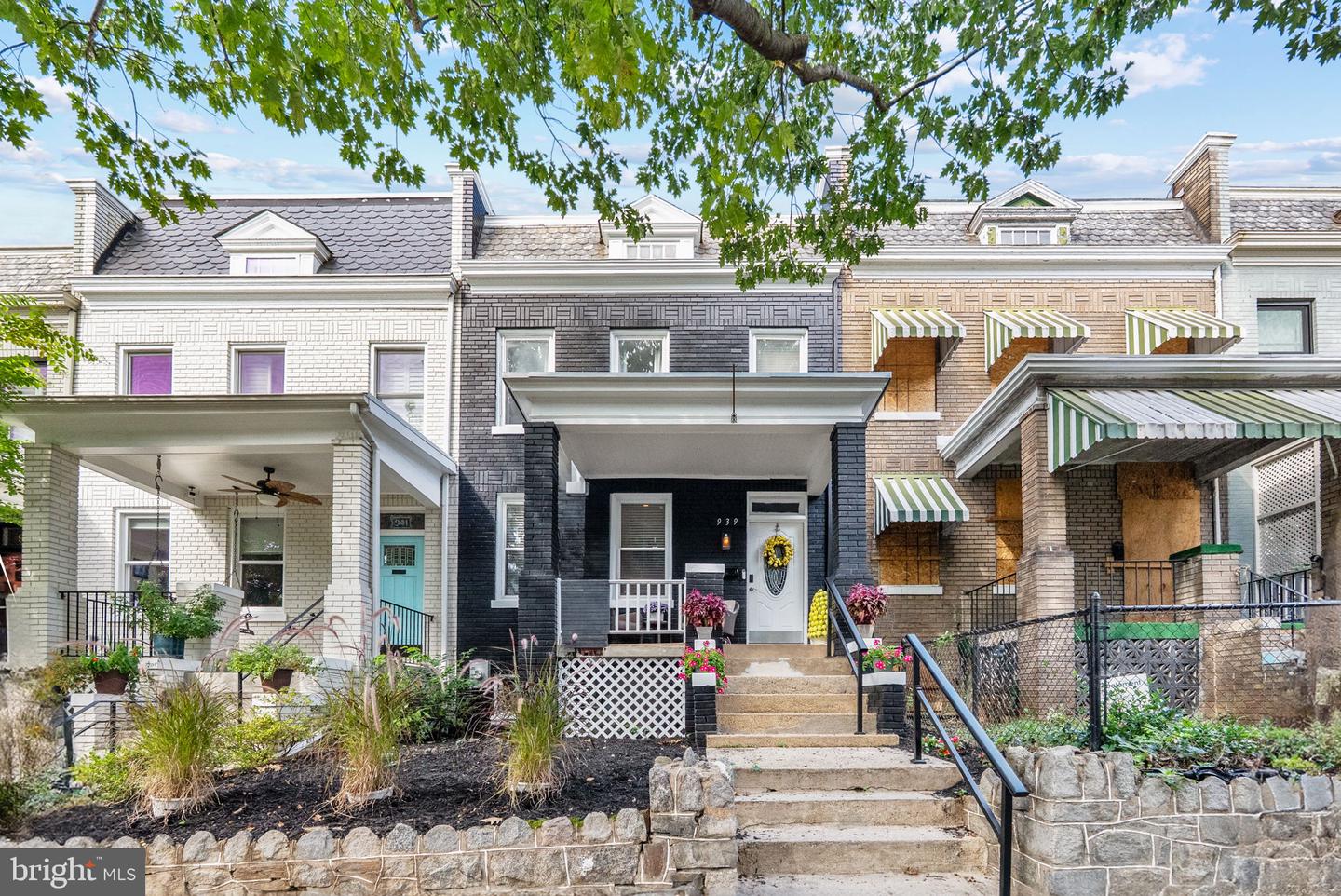 939 15TH ST SE, WASHINGTON, District Of Columbia 20003, 3 Bedrooms Bedrooms, ,1 BathroomBathrooms,Residential,For sale,939 15TH ST SE,DCDC2223252 MLS # DCDC2223252