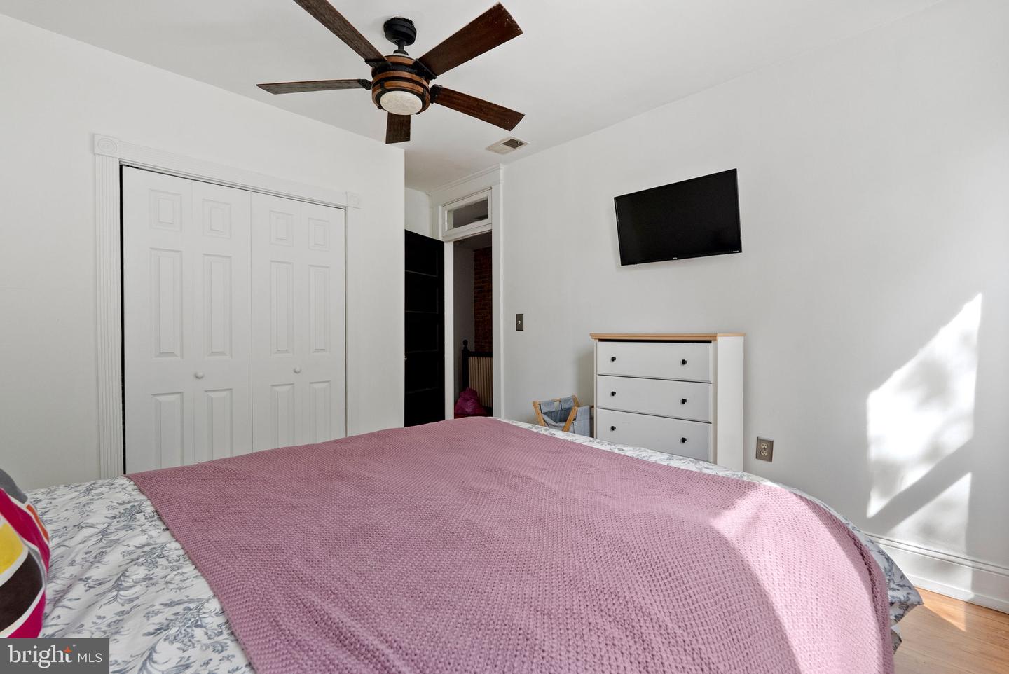 939 15TH ST SE, WASHINGTON, District Of Columbia 20003, 3 Bedrooms Bedrooms, ,1 BathroomBathrooms,Residential,For sale,939 15TH ST SE,DCDC2223252 MLS # DCDC2223252
