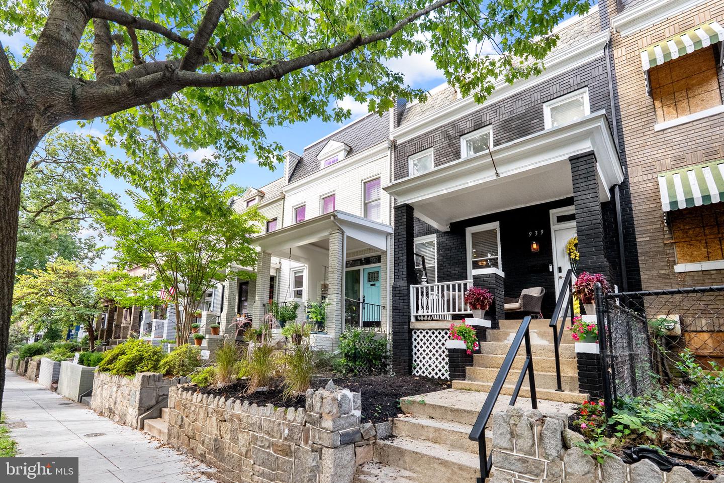 939 15TH ST SE, WASHINGTON, District Of Columbia 20003, 3 Bedrooms Bedrooms, ,1 BathroomBathrooms,Residential,For sale,939 15TH ST SE,DCDC2223252 MLS # DCDC2223252