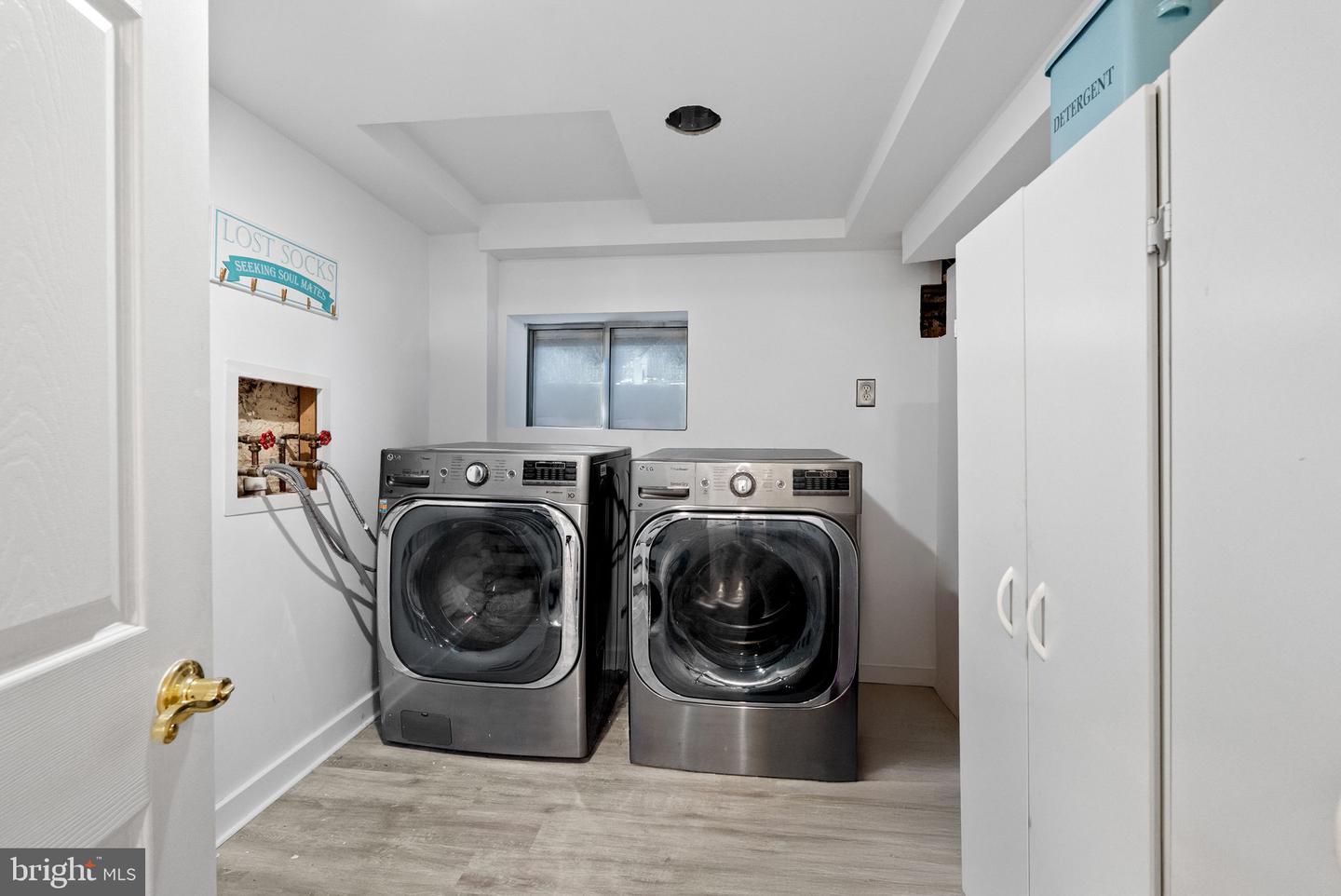 939 15TH ST SE, WASHINGTON, District Of Columbia 20003, 3 Bedrooms Bedrooms, ,1 BathroomBathrooms,Residential,For sale,939 15TH ST SE,DCDC2223252 MLS # DCDC2223252