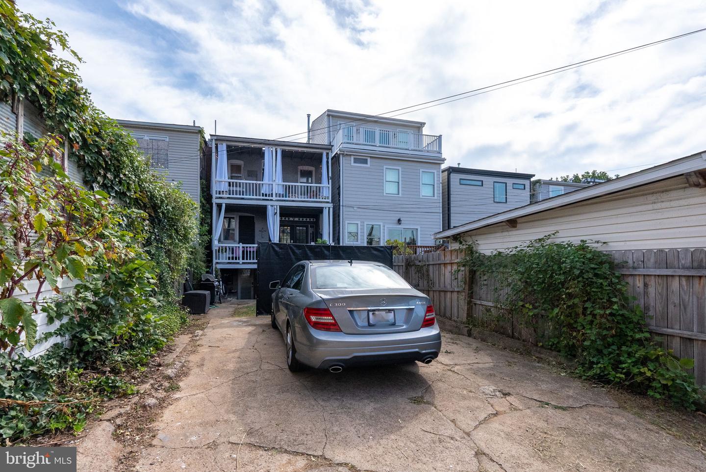 939 15TH ST SE, WASHINGTON, District Of Columbia 20003, 3 Bedrooms Bedrooms, ,1 BathroomBathrooms,Residential,For sale,939 15TH ST SE,DCDC2223252 MLS # DCDC2223252