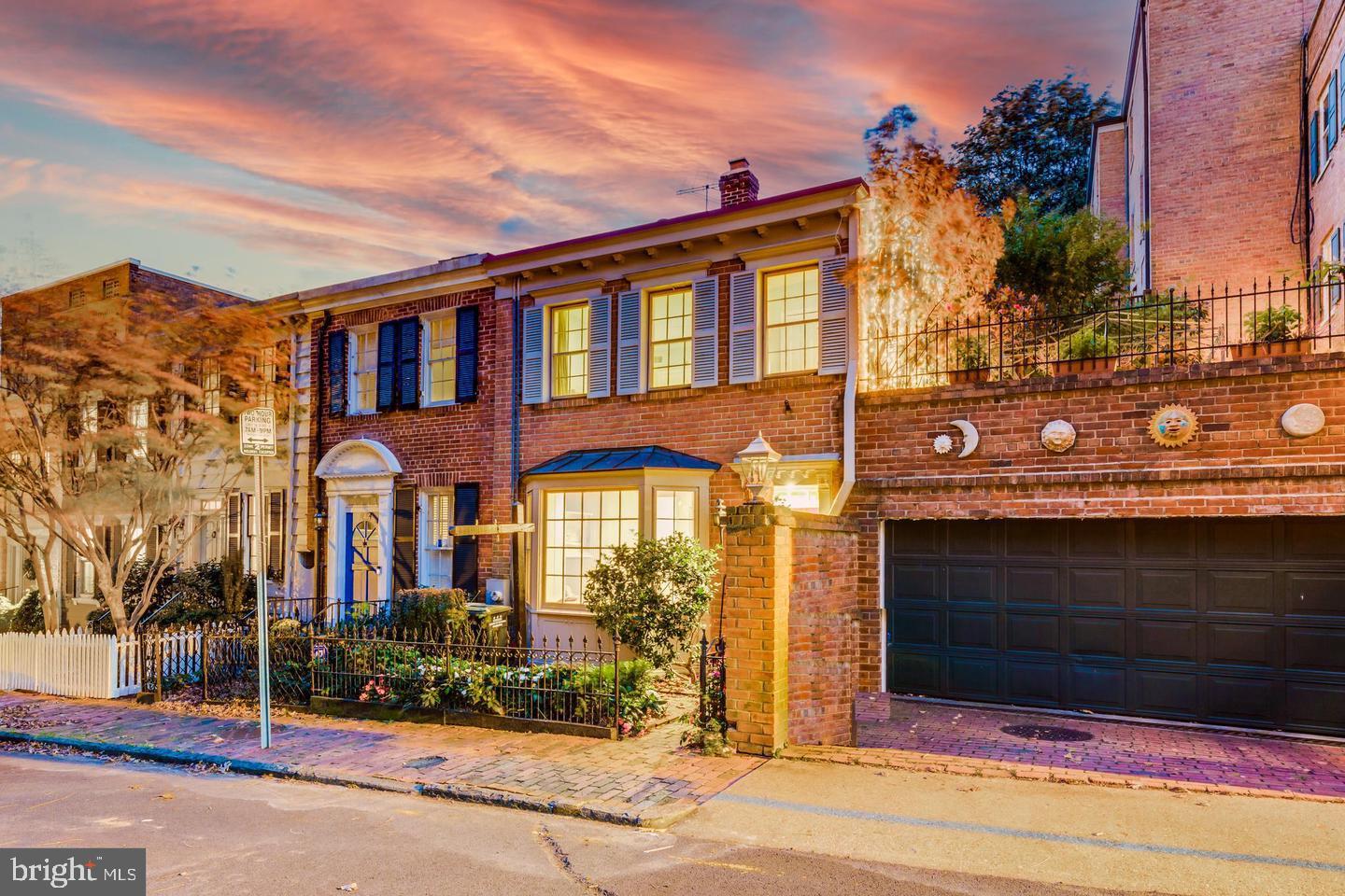 1656 32ND ST NW, WASHINGTON, District Of Columbia 20007, 2 Bedrooms Bedrooms, ,1 BathroomBathrooms,Residential,For sale,1656 32ND ST NW,DCDC2223302 MLS # DCDC2223302