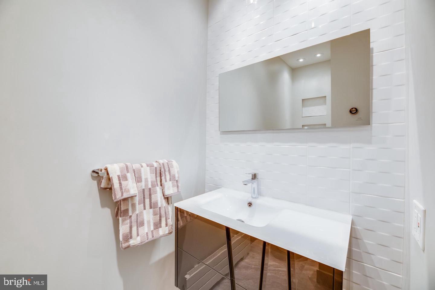 1656 32ND ST NW, WASHINGTON, District Of Columbia 20007, 2 Bedrooms Bedrooms, ,1 BathroomBathrooms,Residential,For sale,1656 32ND ST NW,DCDC2223302 MLS # DCDC2223302 1656 32ND ST NW, WASHINGTON, District Of Columbia 20007, 2 Bedrooms Bedrooms, ,1 BathroomBathrooms,Residential,For sale,1656 32ND ST NW,DCDC2223302 MLS # DCDC2223302