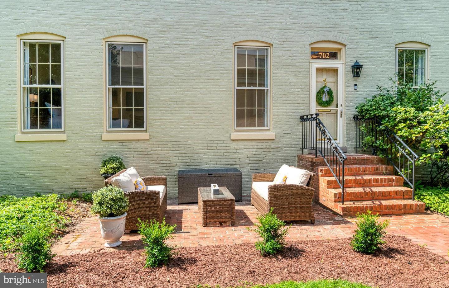 702 PRINCE ST #2, ALEXANDRIA, Virginia 22314, 2 Bedrooms Bedrooms, ,2 BathroomsBathrooms,Residential,For sale,702 PRINCE ST #2,VAAX2049948 MLS # VAAX2049948