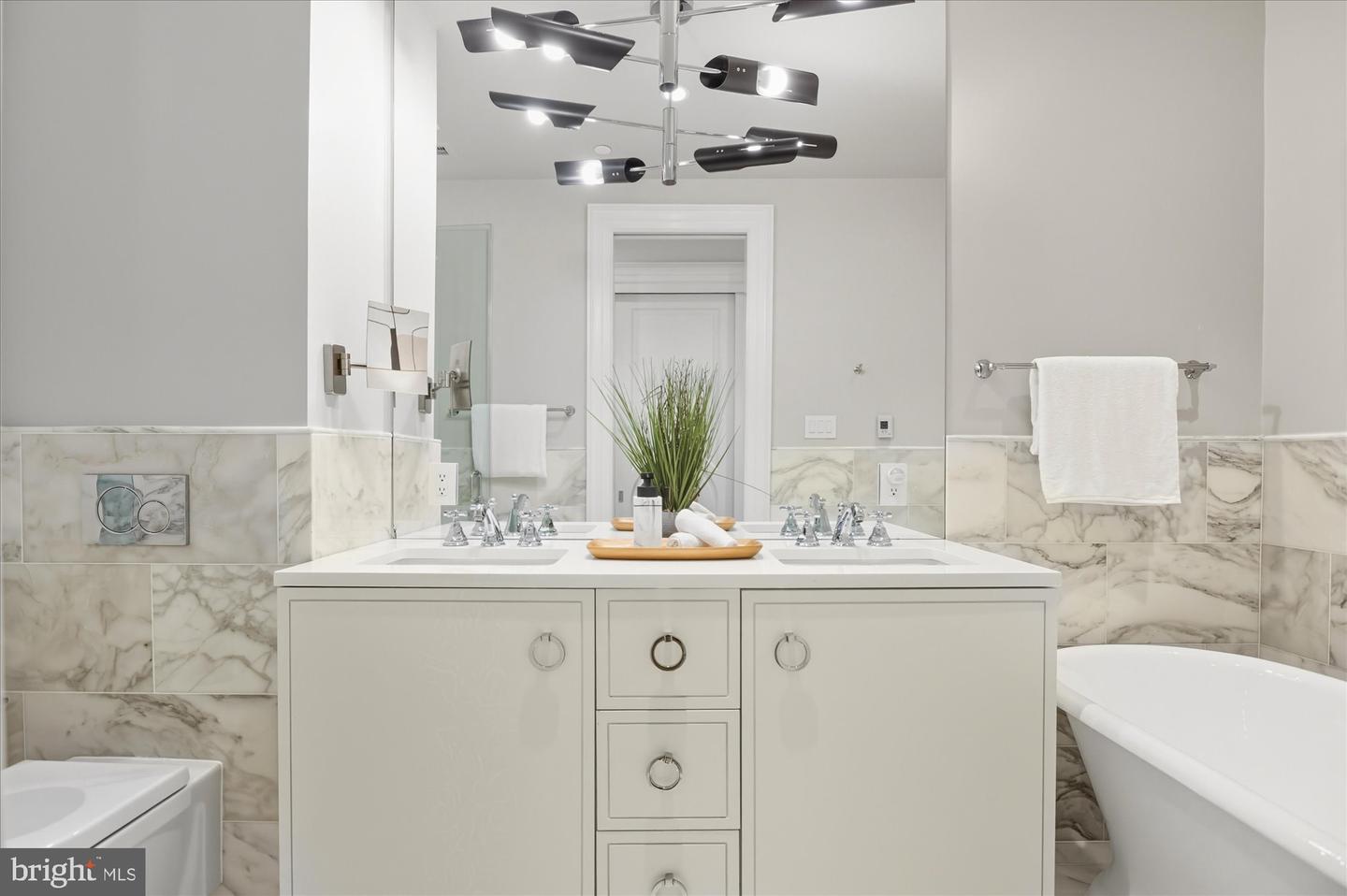 1309 R ST NW #1, WASHINGTON, District Of Columbia 20009, 3 Bedrooms Bedrooms, ,3 BathroomsBathrooms,Residential,For sale,1309 R ST NW #1,DCDC2223286 MLS # DCDC2223286