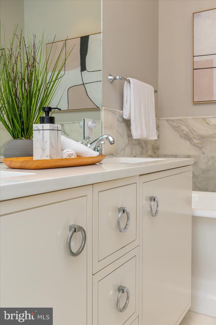 1309 R ST NW #1, WASHINGTON, District Of Columbia 20009, 3 Bedrooms Bedrooms, ,3 BathroomsBathrooms,Residential,For sale,1309 R ST NW #1,DCDC2223286 MLS # DCDC2223286