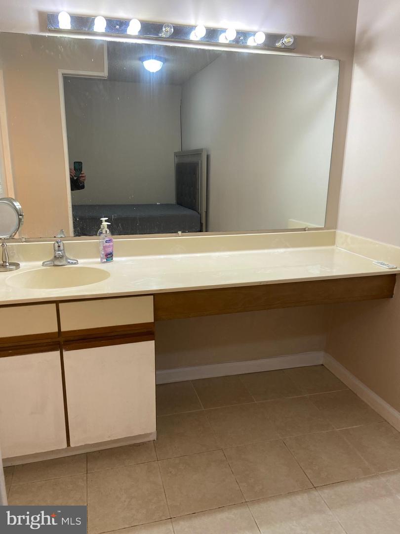 2500 N VAN DORN ST #213, ALEXANDRIA, Virginia 22302, ,1 BathroomBathrooms,Residential,For sale,2500 N VAN DORN ST #213,VAAX2049968 MLS # VAAX2049968