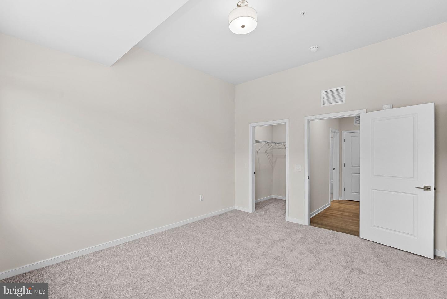 750 MOUNT AIRY TER NE #403, LEESBURG, Virginia 20176, 2 Bedrooms Bedrooms, ,2 BathroomsBathrooms,Residential,For sale,750 MOUNT AIRY TER NE #403,VALO2107250 MLS # VALO2107250