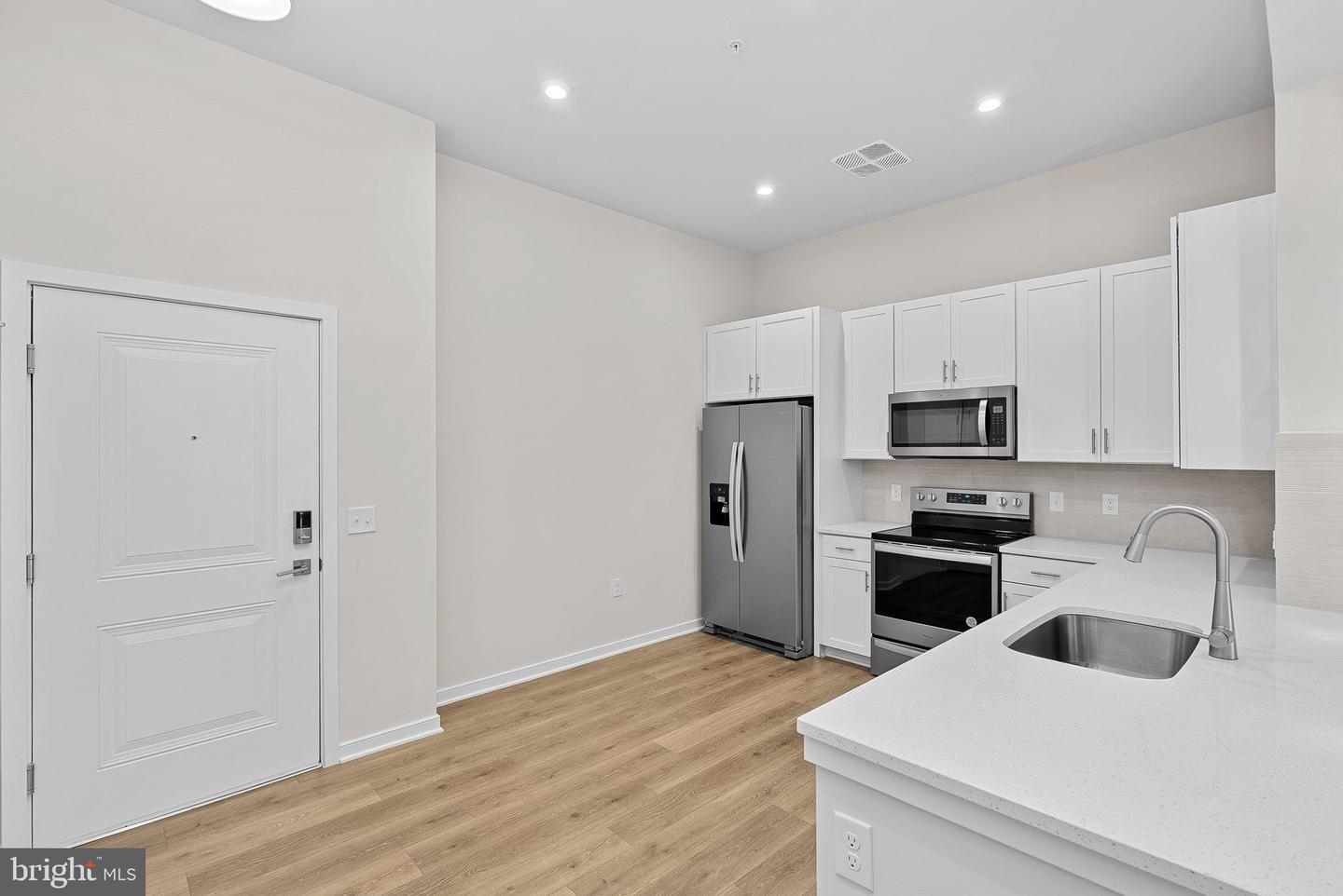 750 MOUNT AIRY TER NE #403, LEESBURG, Virginia 20176, 2 Bedrooms Bedrooms, ,2 BathroomsBathrooms,Residential,For sale,750 MOUNT AIRY TER NE #403,VALO2107250 MLS # VALO2107250