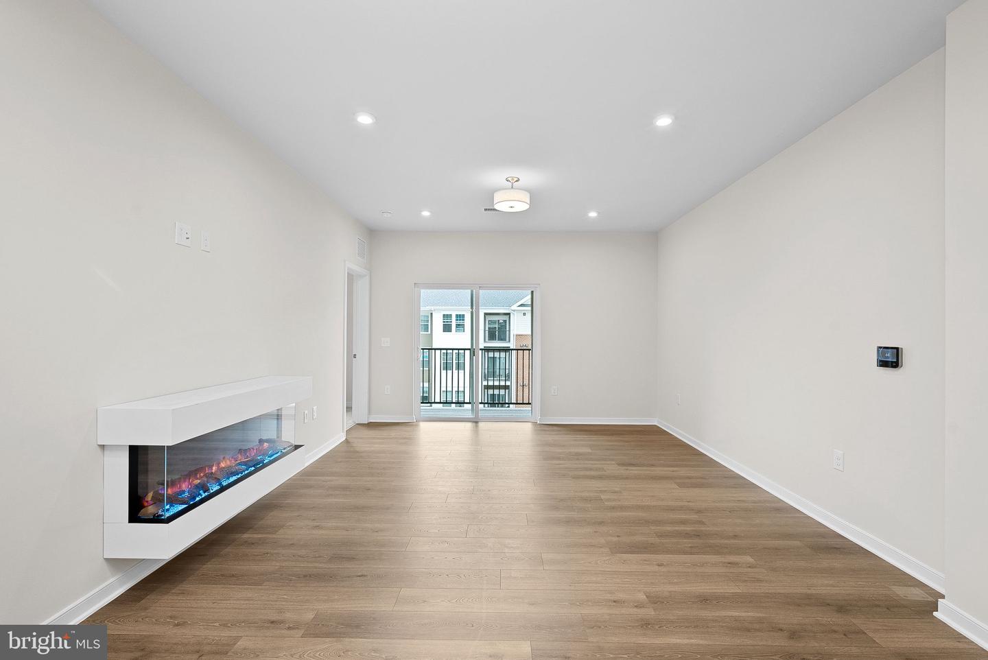 750 MOUNT AIRY TER NE #403, LEESBURG, Virginia 20176, 2 Bedrooms Bedrooms, ,2 BathroomsBathrooms,Residential,For sale,750 MOUNT AIRY TER NE #403,VALO2107250 MLS # VALO2107250