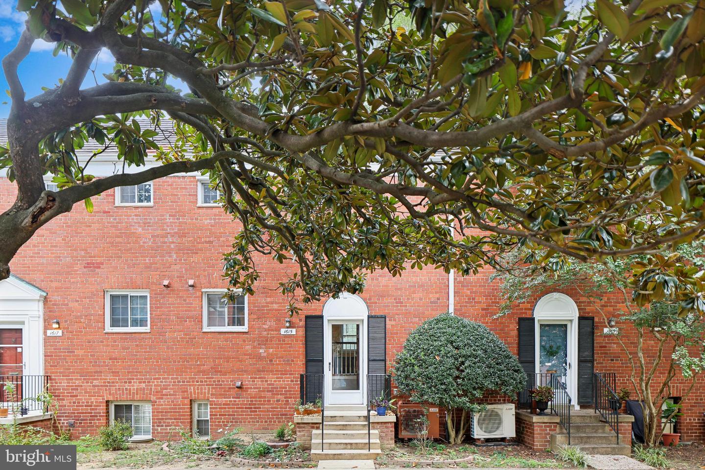 1615 MOUNT EAGLE PL, ALEXANDRIA, Virginia 22302, 2 Bedrooms Bedrooms, 6 Rooms Rooms,1 BathroomBathrooms,Residential,For sale,1615 MOUNT EAGLE PL,VAAX2049974 MLS # VAAX2049974 1615 MOUNT EAGLE PL, ALEXANDRIA, Virginia 22302, 2 Bedrooms Bedrooms, 6 Rooms Rooms,1 BathroomBathrooms,Residential,For sale,1615 MOUNT EAGLE PL,VAAX2049974 MLS # VAAX2049974