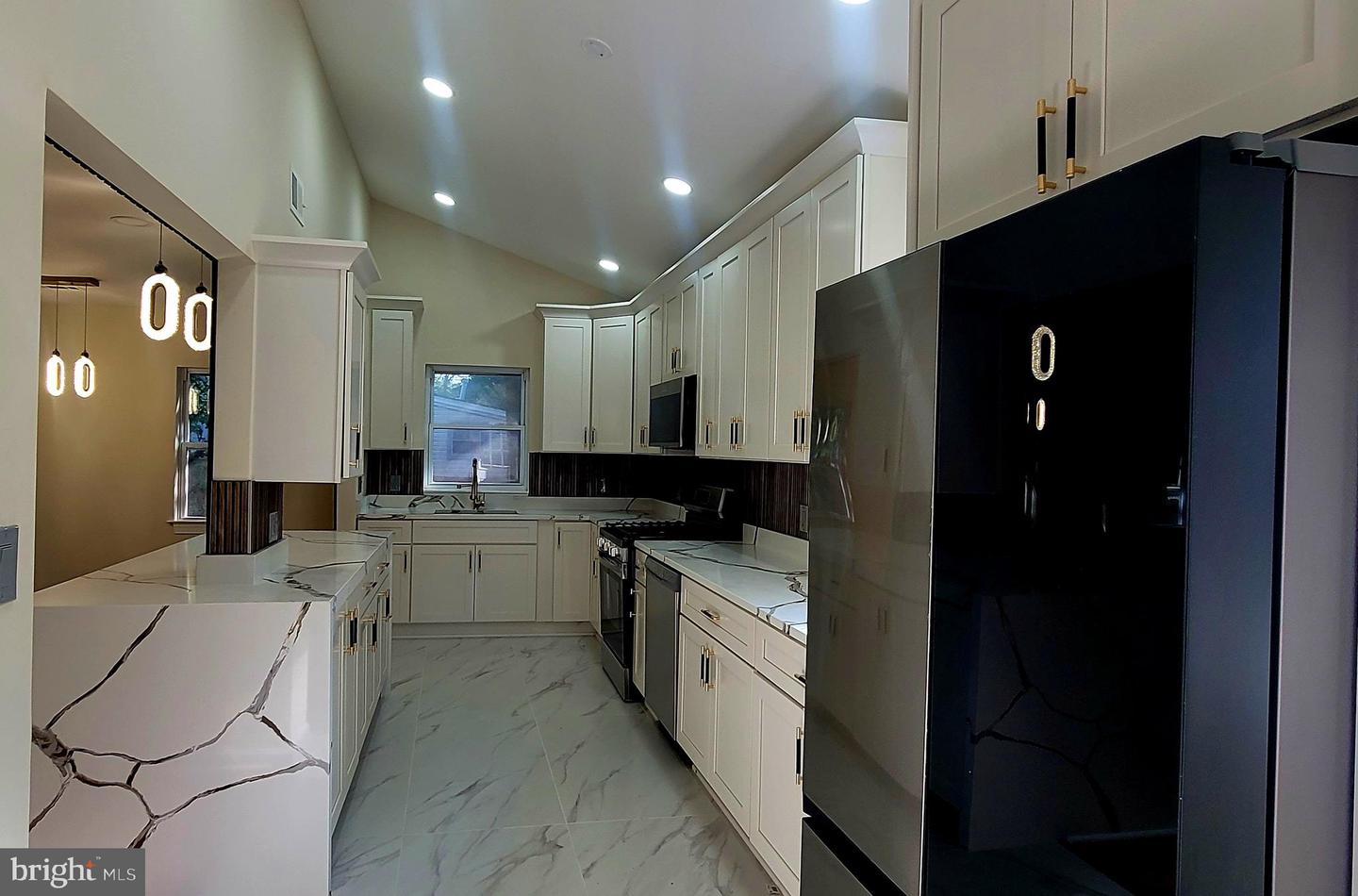 6828 RIDGEWAY DR, SPRINGFIELD, Virginia 22150, 5 Bedrooms Bedrooms, ,3 BathroomsBathrooms,Residential,For sale,6828 RIDGEWAY DR,VAFX2268392 MLS # VAFX2268392