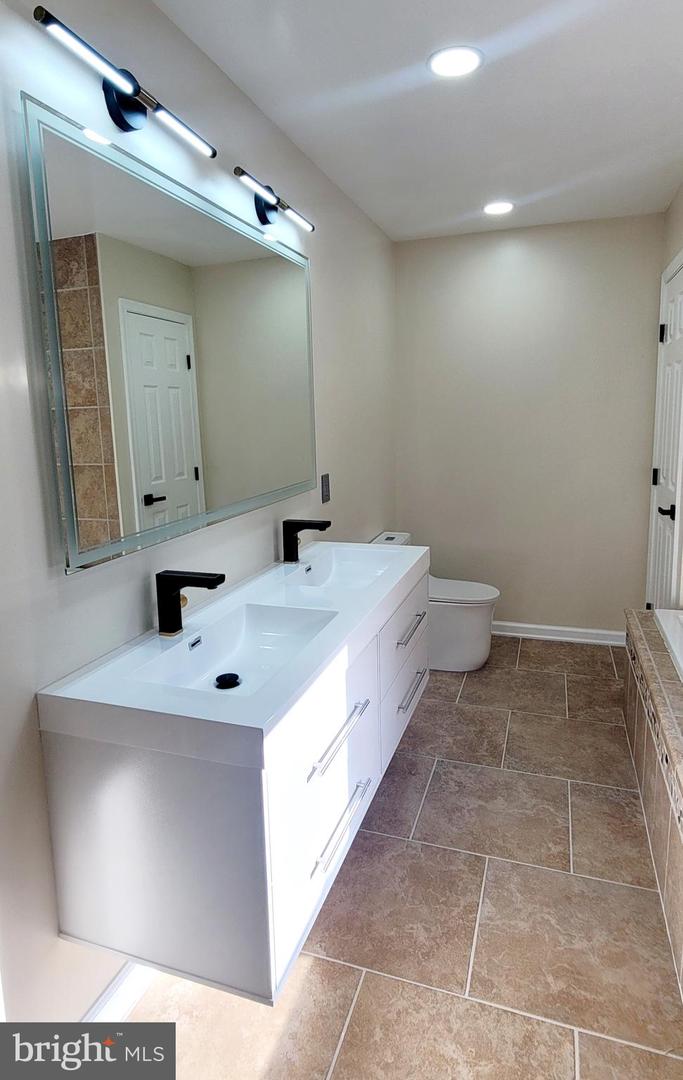 6828 RIDGEWAY DR, SPRINGFIELD, Virginia 22150, 5 Bedrooms Bedrooms, ,3 BathroomsBathrooms,Residential,For sale,6828 RIDGEWAY DR,VAFX2268392 MLS # VAFX2268392