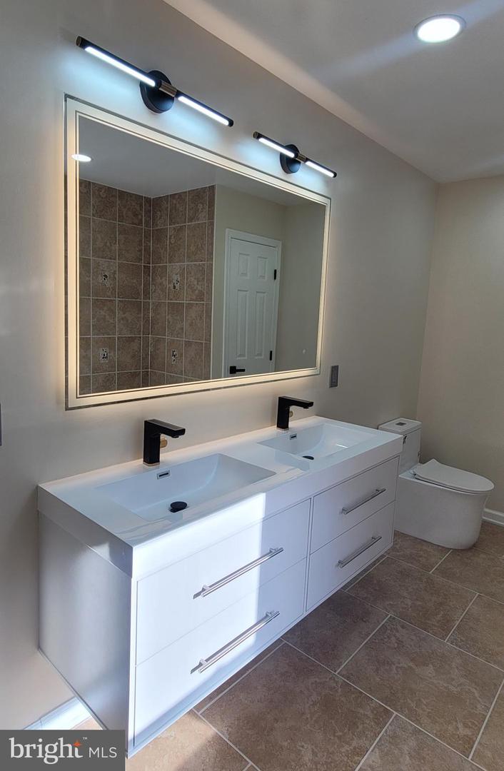 6828 RIDGEWAY DR, SPRINGFIELD, Virginia 22150, 5 Bedrooms Bedrooms, ,3 BathroomsBathrooms,Residential,For sale,6828 RIDGEWAY DR,VAFX2268392 MLS # VAFX2268392
