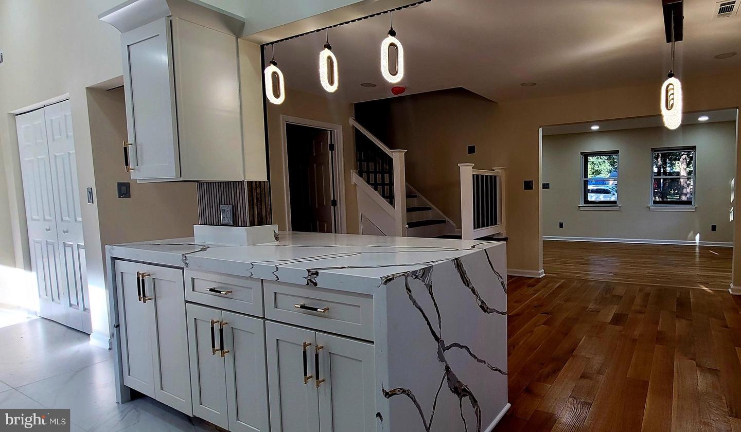 6828 RIDGEWAY DR, SPRINGFIELD, Virginia 22150, 5 Bedrooms Bedrooms, ,3 BathroomsBathrooms,Residential,For sale,6828 RIDGEWAY DR,VAFX2268392 MLS # VAFX2268392