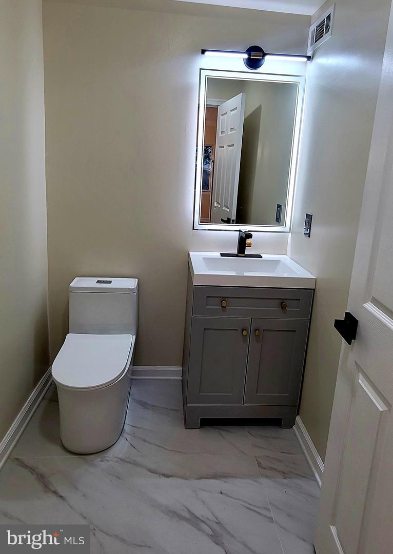 6828 RIDGEWAY DR, SPRINGFIELD, Virginia 22150, 5 Bedrooms Bedrooms, ,3 BathroomsBathrooms,Residential,For sale,6828 RIDGEWAY DR,VAFX2268392 MLS # VAFX2268392