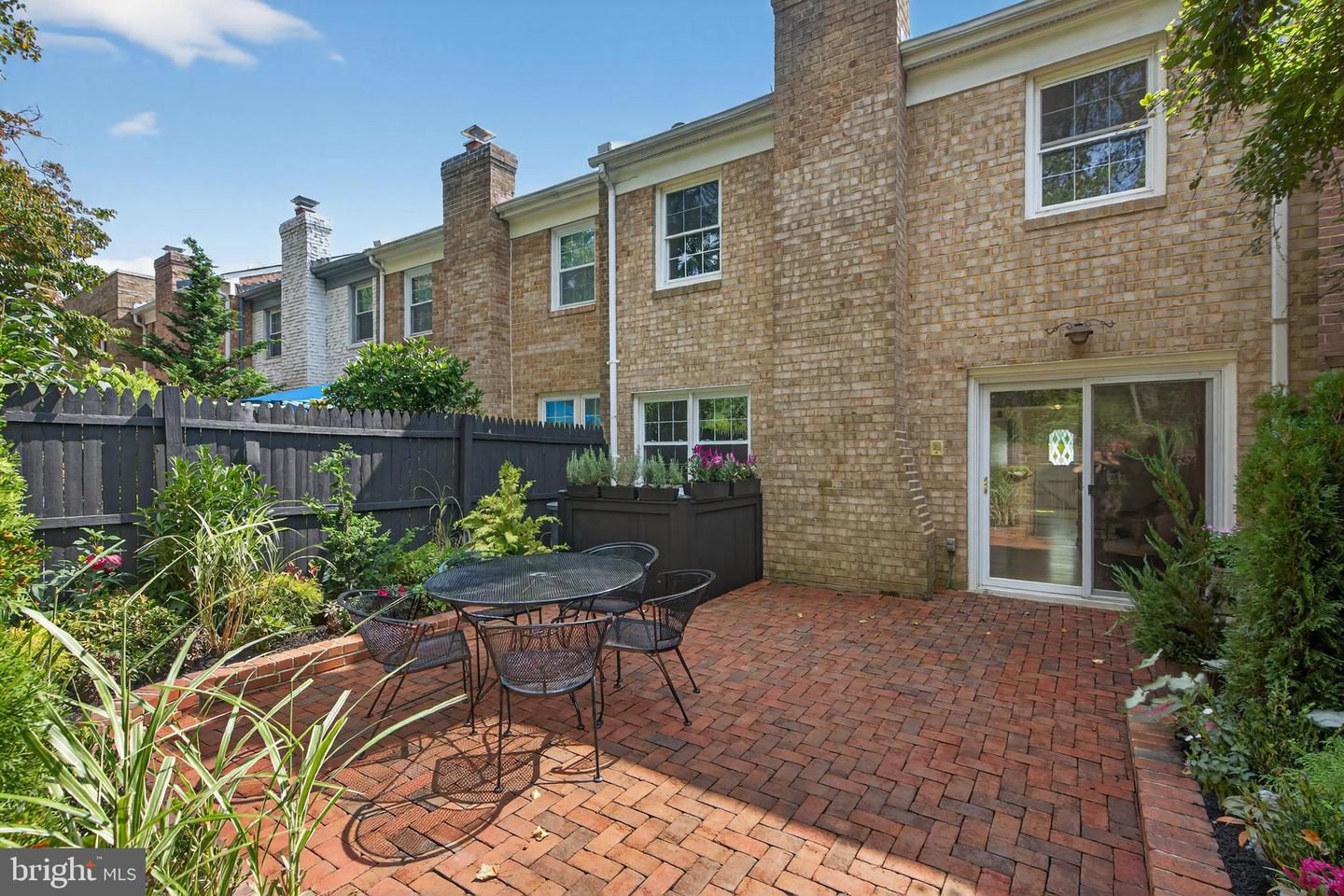 7370 ELDORADO ST, MCLEAN, Virginia 22102, 3 Bedrooms Bedrooms, ,3 BathroomsBathrooms,Residential,For sale,7370 ELDORADO ST,VAFX2268404 MLS # VAFX2268404